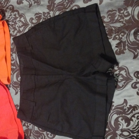 Bundle Express Shorts Size 6 + 1 free shorts=5!!! - Picture 2 of 5